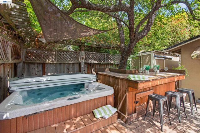 2680 Turnstone Dr, Pleasanton, CA 94566