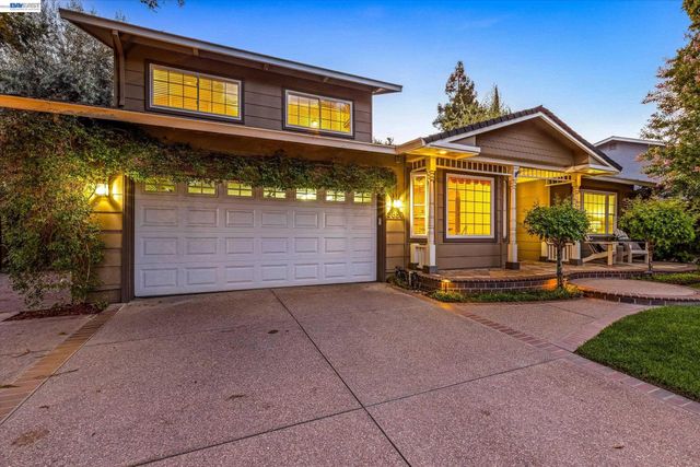 2680 Turnstone Dr, Pleasanton, CA 94566