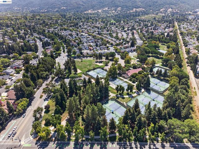 2680 Turnstone Dr, Pleasanton, CA 94566
