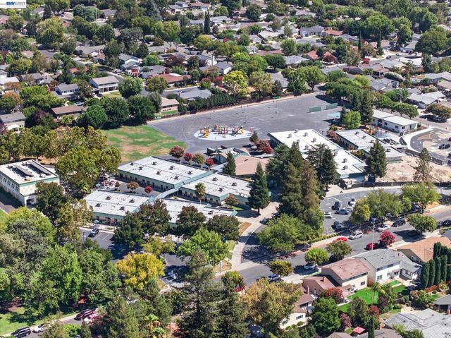 2680 Turnstone Dr, Pleasanton, CA 94566