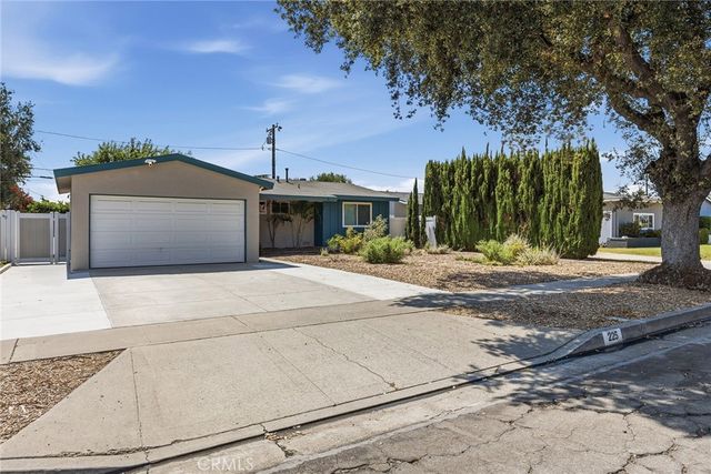 225 N Orchard, Fullerton, CA 92833
