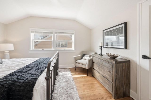 5122 Diversey BOULEVARD, Whitefish Bay, WI 53217