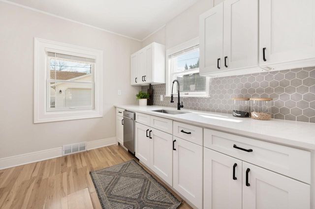 5122 Diversey BOULEVARD, Whitefish Bay, WI 53217
