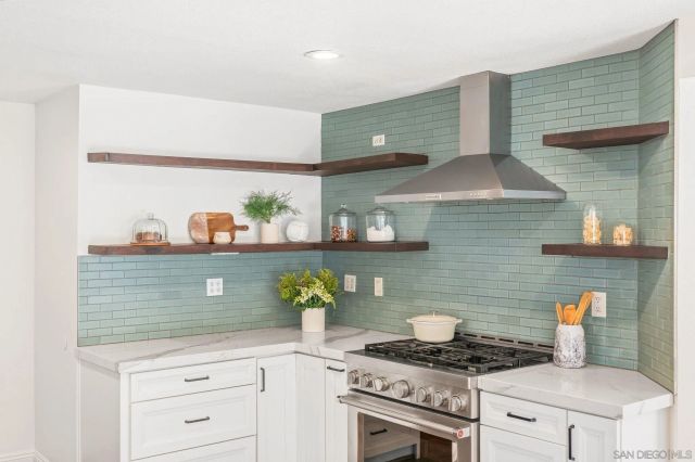1851 Via Primero, Oceanside, CA 92056