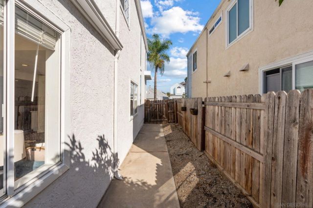 1851 Via Primero, Oceanside, CA 92056