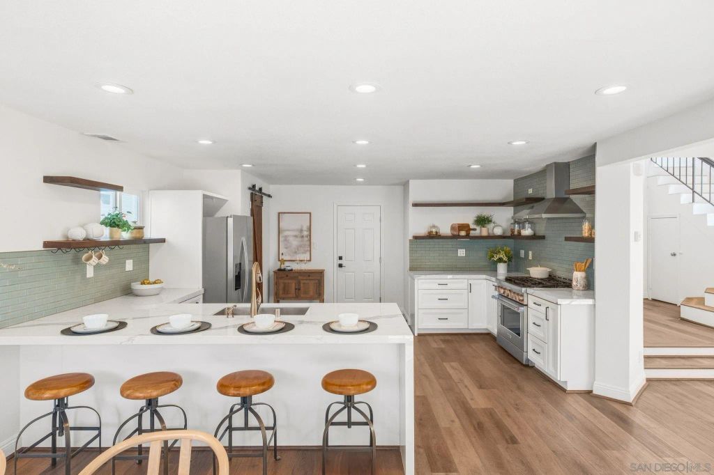 1851 Via Primero, Oceanside, CA 92056