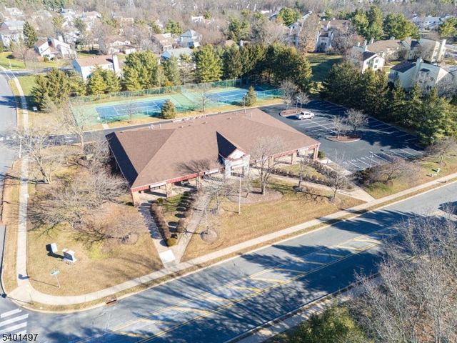 208 Blackberry Ct, Raritan Twp., NJ 08822