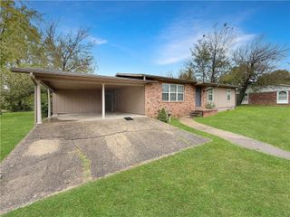 326 Homewood Place, Lowell, AR 72745