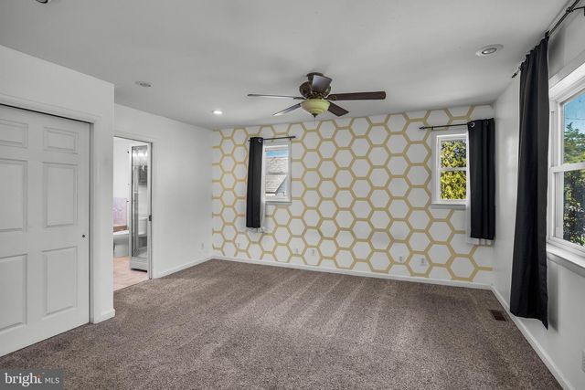 200 W LANDING RD, Blackwood, NJ 08012