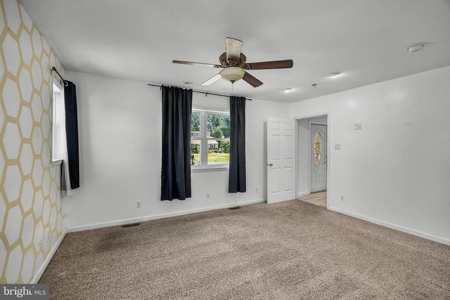 200 W LANDING RD, Blackwood, NJ 08012