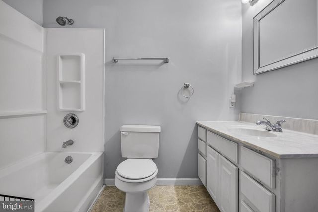 200 W LANDING RD, Blackwood, NJ 08012