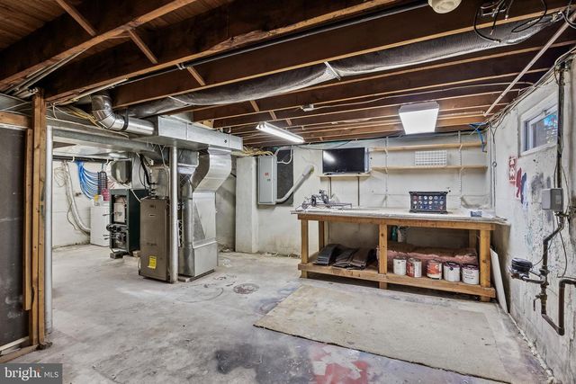 200 W LANDING RD, Blackwood, NJ 08012