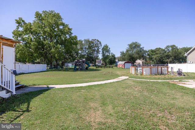 200 W LANDING RD, Blackwood, NJ 08012