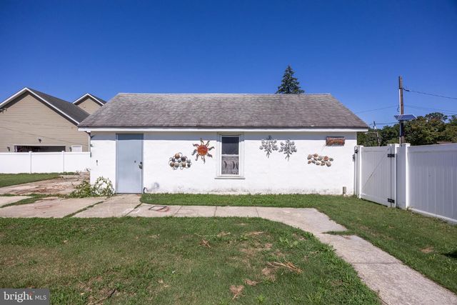 200 W LANDING RD, Blackwood, NJ 08012