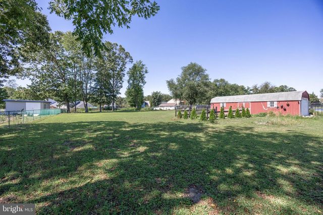 200 W LANDING RD, Blackwood, NJ 08012