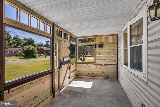 200 W LANDING RD, Blackwood, NJ 08012