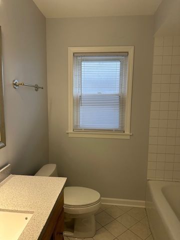 5626 N Central Avenue, Chicago, IL 60646