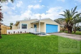 9 N Manor Way, Galveston, TX 77550