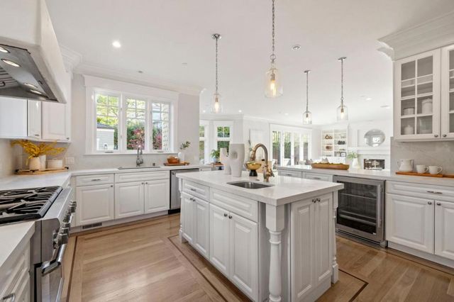 1425 Benito Avenue, Burlingame, CA 94010