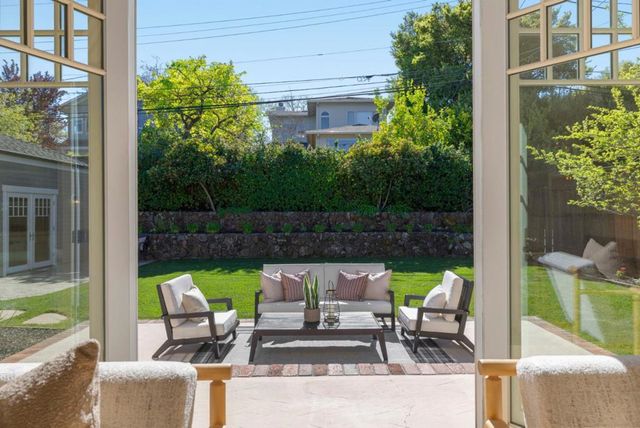 1425 Benito Avenue, Burlingame, CA 94010