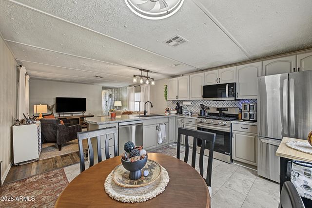 18026 N CAVE CREEK Road 106, Phoenix, AZ 85032