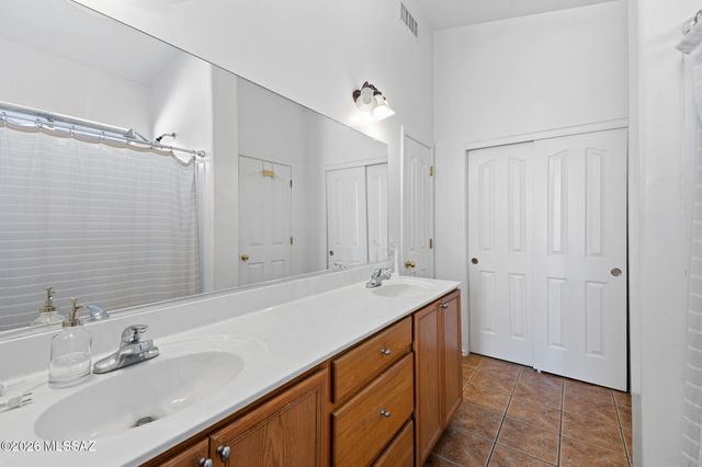 5732 W Cactus Garden Drive, Tucson, AZ 85742