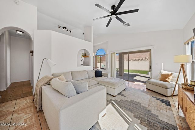 5732 W Cactus Garden Drive, Tucson, AZ 85742