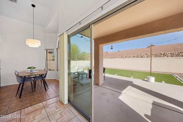 5732 W Cactus Garden Drive, Tucson, AZ 85742