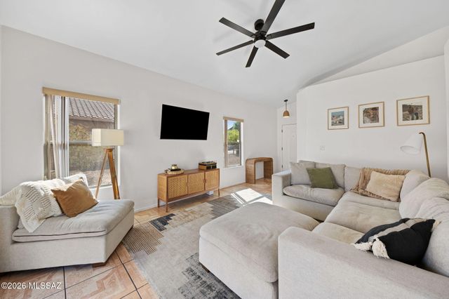 5732 W Cactus Garden Drive, Tucson, AZ 85742