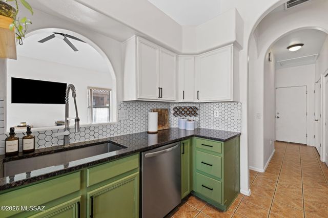 5732 W Cactus Garden Drive, Tucson, AZ 85742