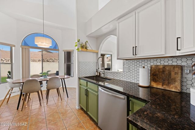 5732 W Cactus Garden Drive, Tucson, AZ 85742