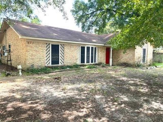 351 Twin Branch Drive S, Satsuma, AL 36572
