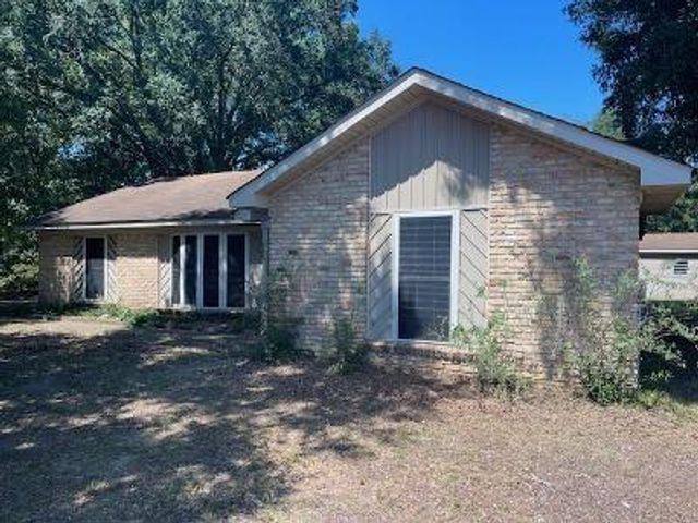 351 Twin Branch Drive S, Satsuma, AL 36572