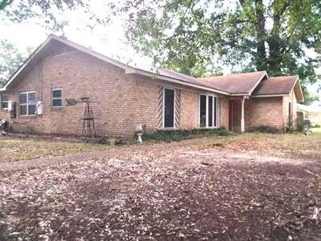 351 Twin Branch Drive S, Satsuma, AL 36572