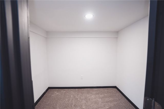 1739 N Water Ave, Hermitage, PA 16148