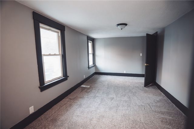 1739 N Water Ave, Hermitage, PA 16148