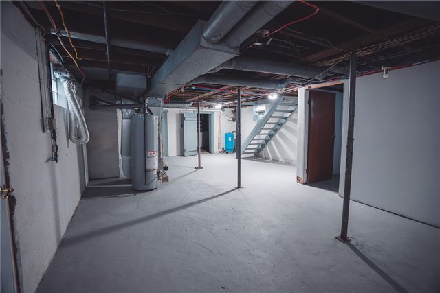 1739 N Water Ave, Hermitage, PA 16148