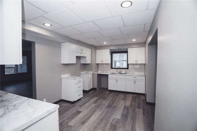 1739 N Water Ave, Hermitage, PA 16148