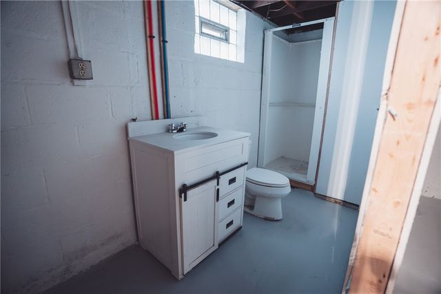 1739 N Water Ave, Hermitage, PA 16148