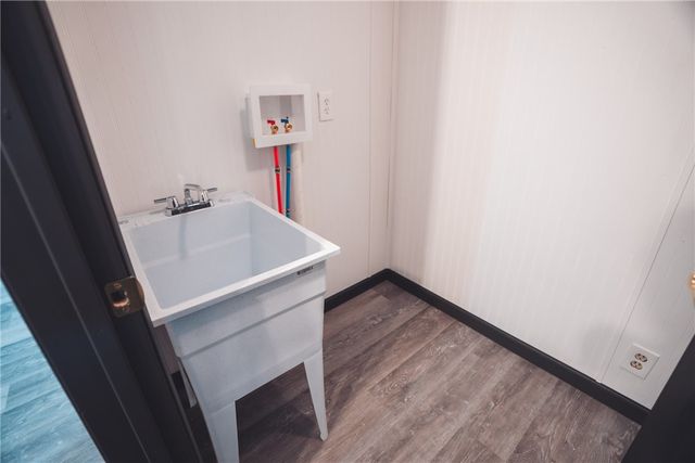 1739 N Water Ave, Hermitage, PA 16148