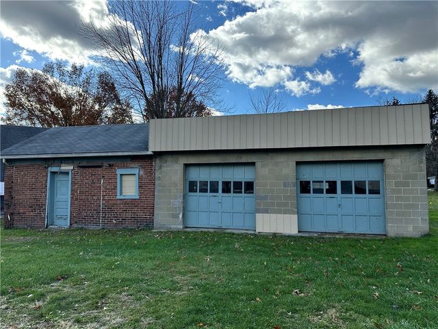 1739 N Water Ave, Hermitage, PA 16148