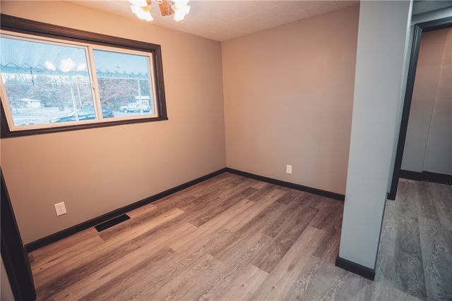 1739 N Water Ave, Hermitage, PA 16148