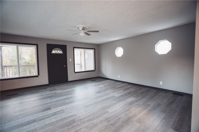 1739 N Water Ave, Hermitage, PA 16148