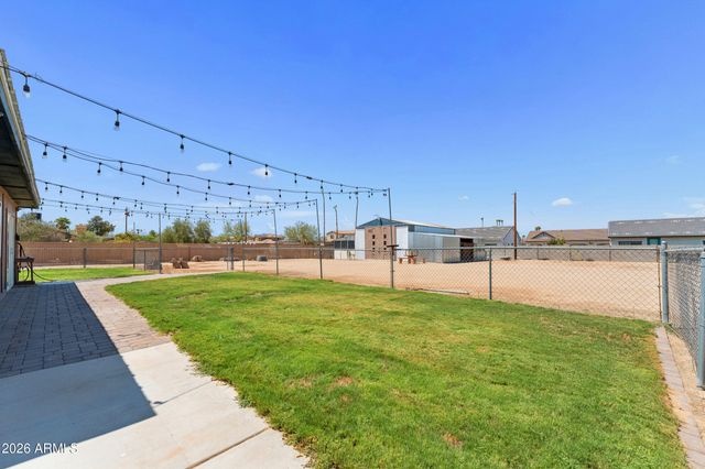13202 W OCOTILLO Road, Glendale, AZ 85307