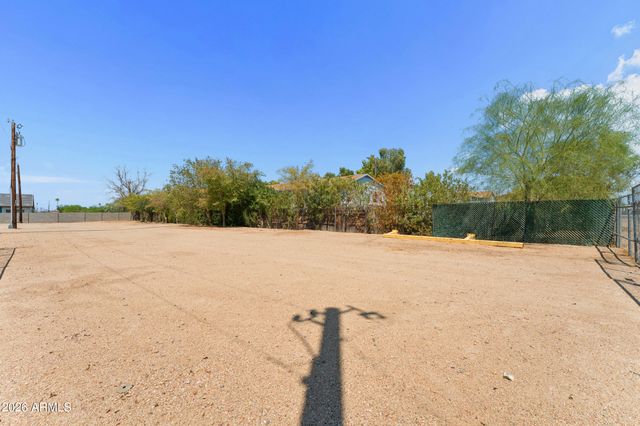 13202 W OCOTILLO Road, Glendale, AZ 85307