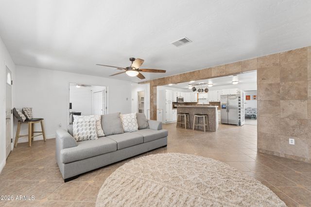 13202 W OCOTILLO Road, Glendale, AZ 85307