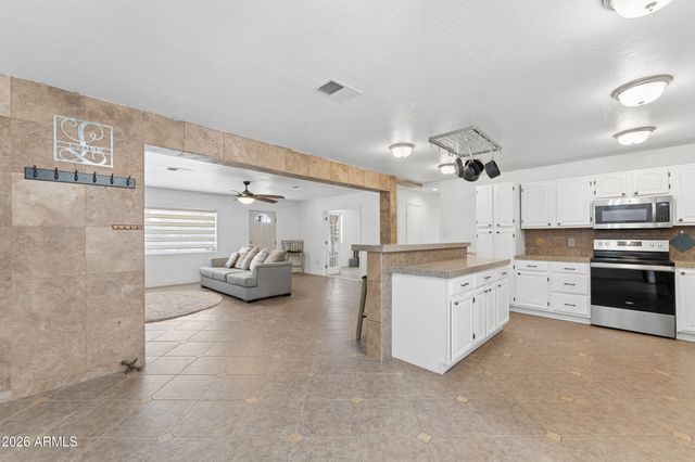13202 W OCOTILLO Road, Glendale, AZ 85307