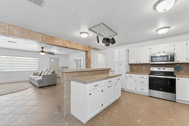 13202 W OCOTILLO Road, Glendale, AZ 85307