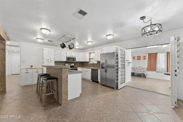 13202 W OCOTILLO Road, Glendale, AZ 85307