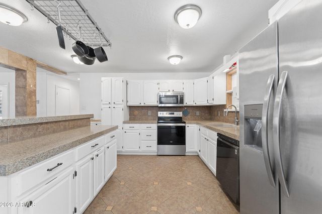 13202 W OCOTILLO Road, Glendale, AZ 85307